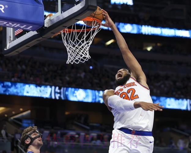 卡德威尔一抢二补篮打进,拿到6个前场板点燃主场、打停火箭 卡德威尔一抢二补篮打进,拿到6个前场板点燃主场、打停火箭